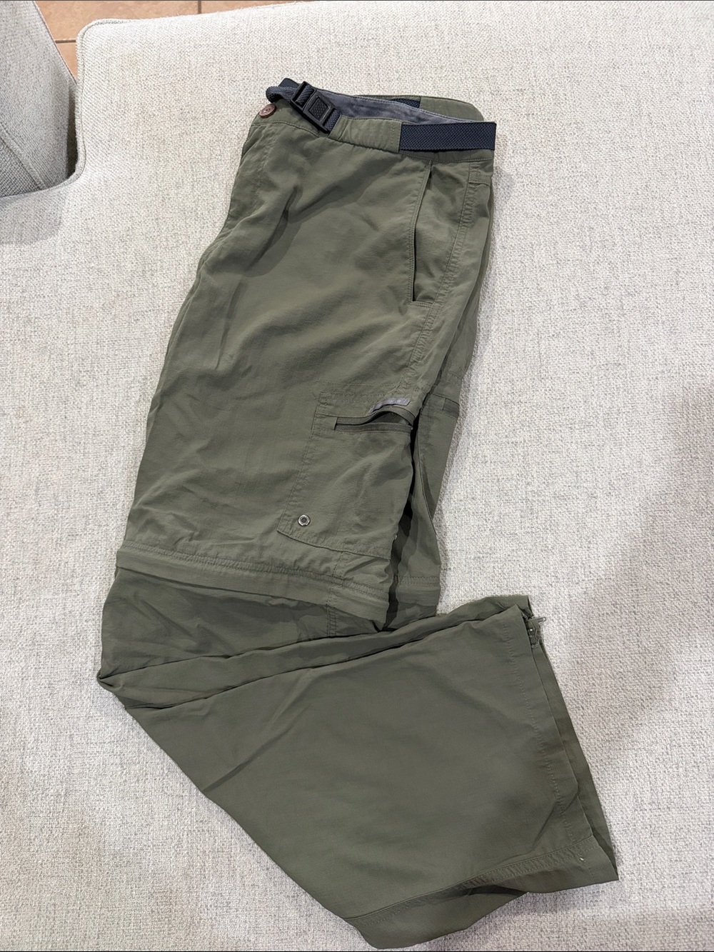 Alpine Men's Cargo Conversion Pants in Olive